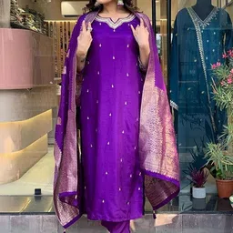 DIVASTRI Women Ethnic Motifs Embroidered Regular Thread Work Pure Cotton Kurta with Trousers & With Dupatta image 3