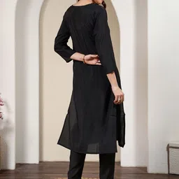 HERE&NOW Women Floral Embroidered Regular Thread Work Kurta with Trousers & With Dupatta image 5