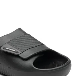 Bonkerz Men Self Design Sliders image 3