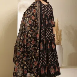 KIMAYRA Women Floral Printed Cotton Anarkali Tiered Kurta with Trousers & Dupatta image 2
