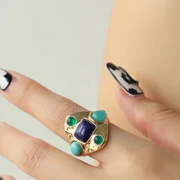 QUECY Gold-Plated Stone-Studded Adjustable Finger Ring image 4