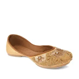 Desi Colour Women's Golden Ethnic Juttis-image-17