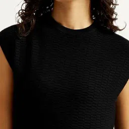Levi's Women's Black Crew Neck Top image 4
