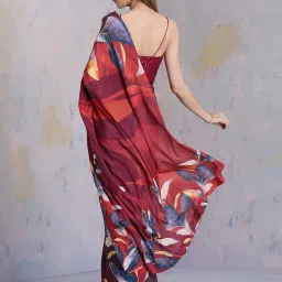 navyasa by liva Maroon Printed Saree With Unstitched Blouse image 2