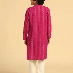 KISAH Boys Pink Cotton Embroidered Kurta Pyjama Set image 2