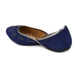 Aady Austin Women's Blue Ethnic Juttis image 5