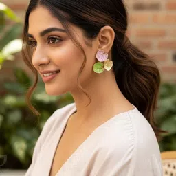 MODE & MINIMAL Floral Studs Earrings image 4