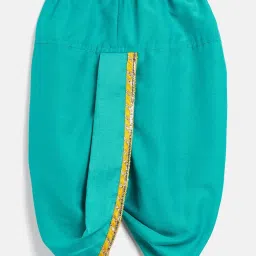 StyloBug Girls Green Printed Kurti Set image 2