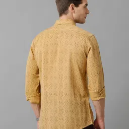 CAVALLO by Linen Club Yellow Slim Fit Printed Cotton Linen Shirt image 2
