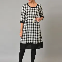 Aurelia Women Black Checked Rayon Kurta image 1