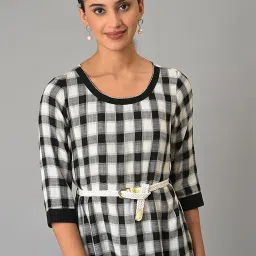 Aurelia Women Black Checked Rayon Kurta image 5