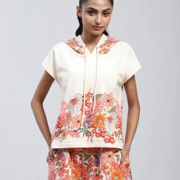 Label Ritu Kumar Off White Floral Hooded T-Shirt With Shorts-picture-45