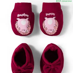 Babyoye 100% Cotton Knit Eco-Jiva Finish Mittens & Booties Set with Hedgehog Print - Maroon-picture-12