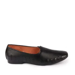 Fausto Men's Black Casual Juttis image 2