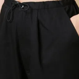 Bewakoof Black Relaxed Fit Mid Rise Pants image 5