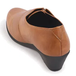 Fausto Women's Tan Wedge Loafers image 5