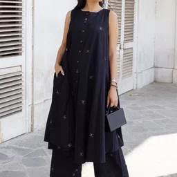 DIVASTRI Geometric Round Neck A-line Kurta With Palazzos image 4