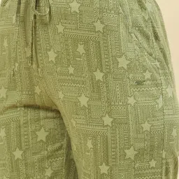 Monte Carlo Green Printed T-Shirt With Capris image 5