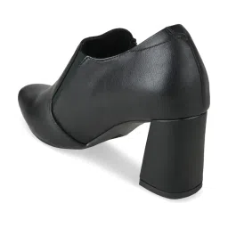 Rocia by Regal Women's Black Casual Booties image 5