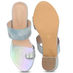 Clog London Women's Grey Toe Ring Sandals image 5