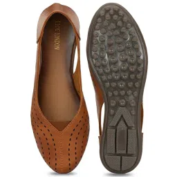 Clog London Women's Tan Flat Ballets image 5