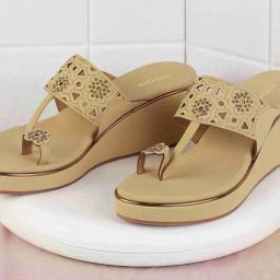 Mochi Women's Beige Toe Ring Wedges-picture-15