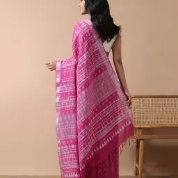 Taneira Pink Printed Saree With Blouse image 2