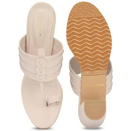 Clog London Women's Off White Toe Ring Sandals image 5