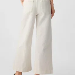 GAP White Relaxed Fit Solid Jeans image 2