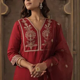 Indo Era Women Ethnic Motifs Embroidered Regular Thread Work Kurta with Trousers & Dupatta image 2
