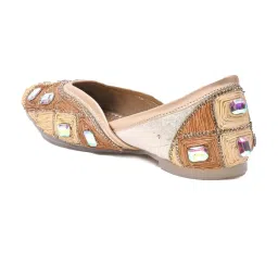 Jove Women's Golden Ethnic Juttis image 5