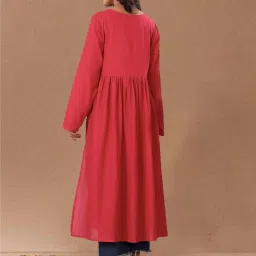 Varanga Red Cotton Regular Fit Embroidered Kurta image 2