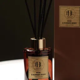 Pure Home and Living Brown Glass Rose & Summer Berry Scented Diffuser (120ml) image 2
