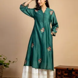 Mushio Bottle Green Chaitra Embroidered Chanderi Silk Kurta image 5