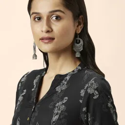 Rangmanch by Pantaloons Black Printed Straight Kurta image 5