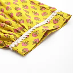 Nayam By Lakshita Floral Printed Thread Work Pure Cotton Cambric Kurta with Harem Pants image 3