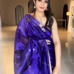 Aamish fashion Embellished Embroidered Silk Blend Saree-picture-21