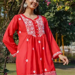 HOUSE OF KARI Floral Embroidered Sweetheart Neck Chikankari Pure Cotton Short Kurta-picture-33