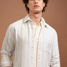 HIGHLANDER Men Spread Collar Checked Cotton Relaxed Fit Casual Shirt-picture-13