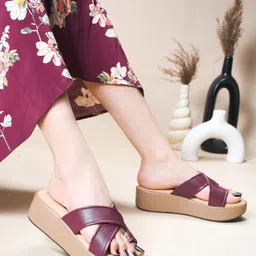JodyHub Colourblocked Flatform Sandals with Buckles image 4