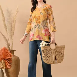 HARIKS Floral Printed V-Neck Cotton Kurti image 2
