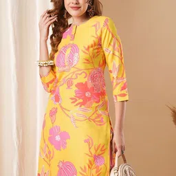 Aaghnya Floral Printed Band Collar Straight Kurta With Trousers-image-67