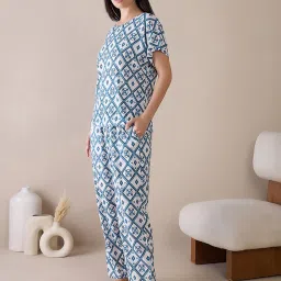 Clovia White Rayon Regular Fit Geometric SleepwearRobes image 3