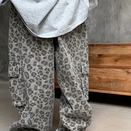 LULU & SKY Boys Printed High-Rise Easy Wash Zip Trousers image 3