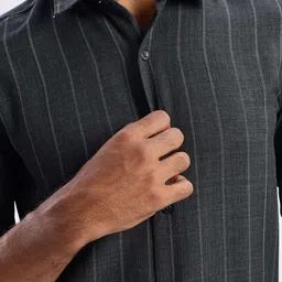 THE BEETEL HOUSE Men Vertical Striped Spread Collar Casual Shirt image 5