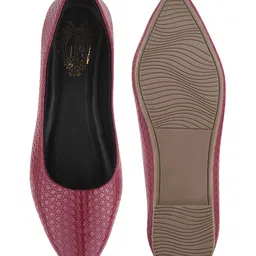 Shoetopia Geometric Designed Ballerinas - Red image 5