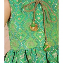 TWISHA Kids Green & Pink Self Design Top with Dhoti image 5