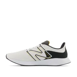 New Balance Men's Munsell White Running Shoes image 3