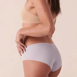 la Vie en Rose Microfiber No-show Hiphugger Panty image 3