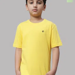 Friskers Boys Yellow 2 Pockets T-shirt-image-86